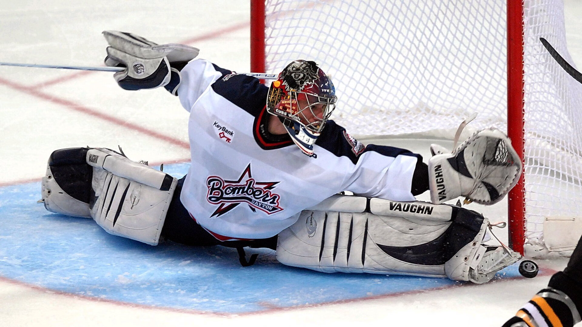 比赛暂停环节引入健康提示互动短片，暂缓比赛的通知